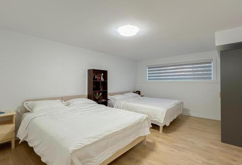 Majatalo A Guest Room