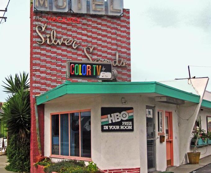Silver Sands Motel