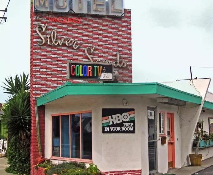 Silver Sands Motel