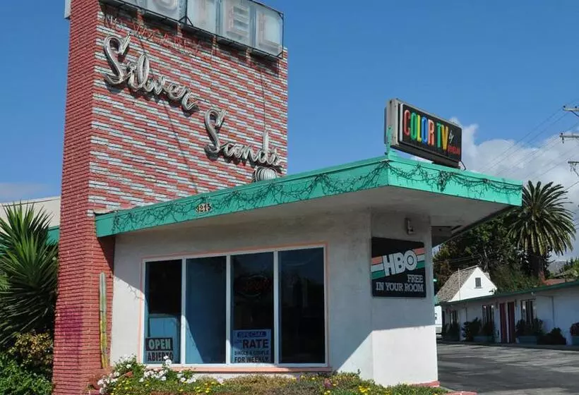 Silver Sands Motel