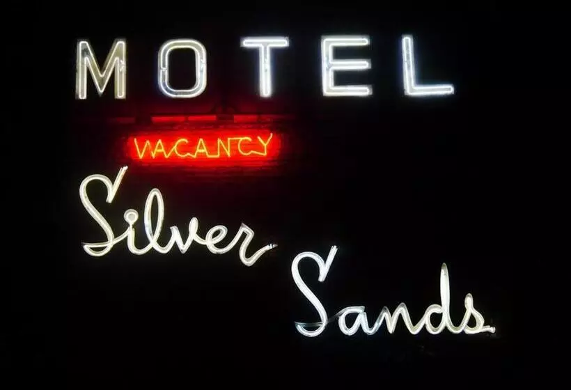 Silver Sands Motel