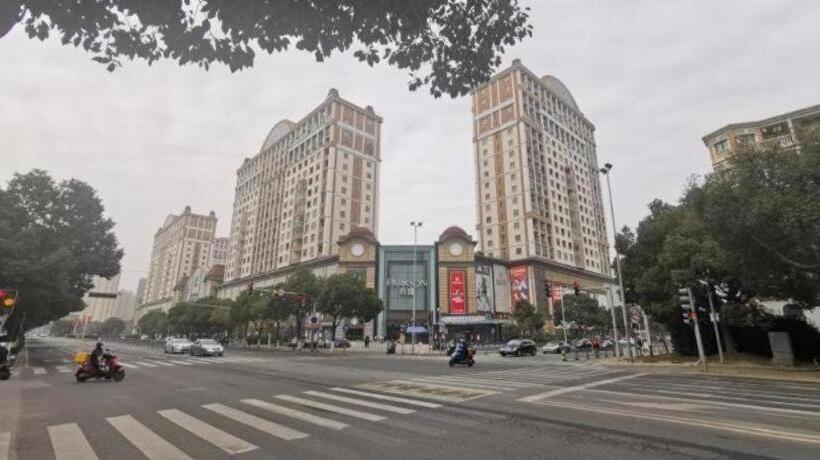 Vatica Hotel Wuxi Xinwu District Wangzhuang Road Powerlong Square