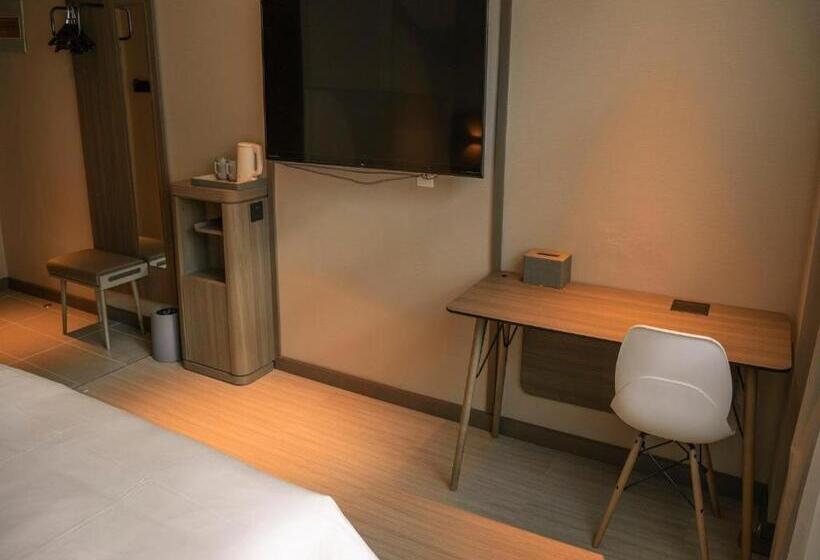 Hanting Hotel Zhalantun Qinghe Home Plaza