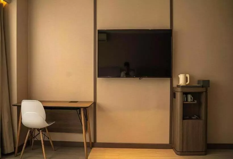 Hanting Hotel Zhalantun Qinghe Home Plaza