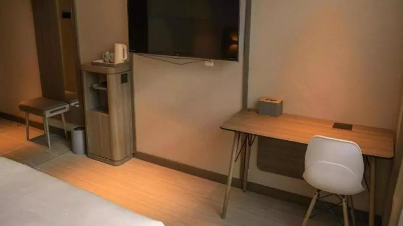 Hanting Hotel Zhalantun Qinghe Home Plaza