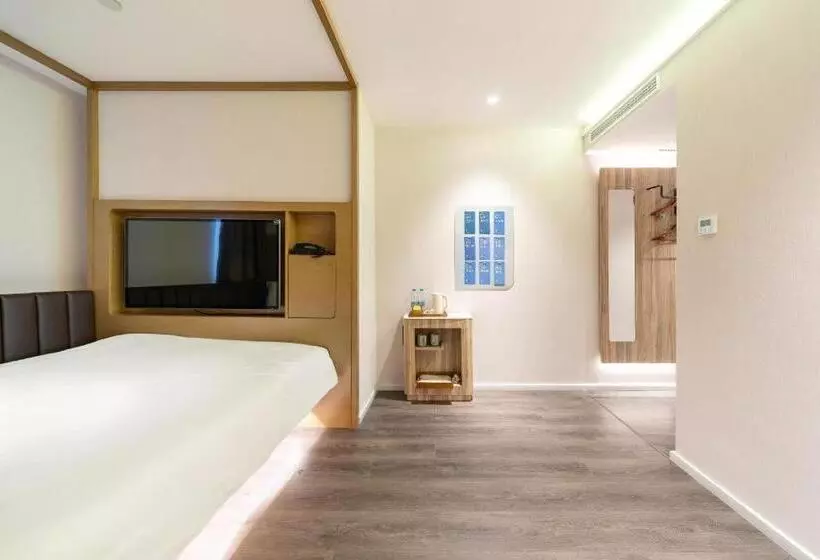 Hanting Premium Hotel Shanghai Fengxian Sports Center