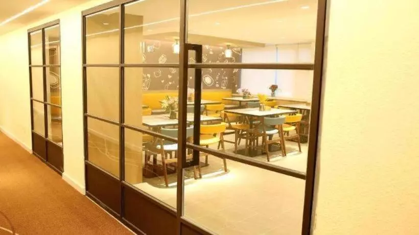 Hanting Premium Hotel Yan An Pagoda Mountain