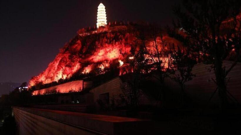 Hanting Premium Hotel Yan An Pagoda Mountain