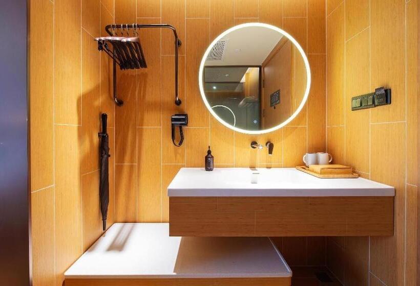 Ji Hotel Jiangnan Torch Building