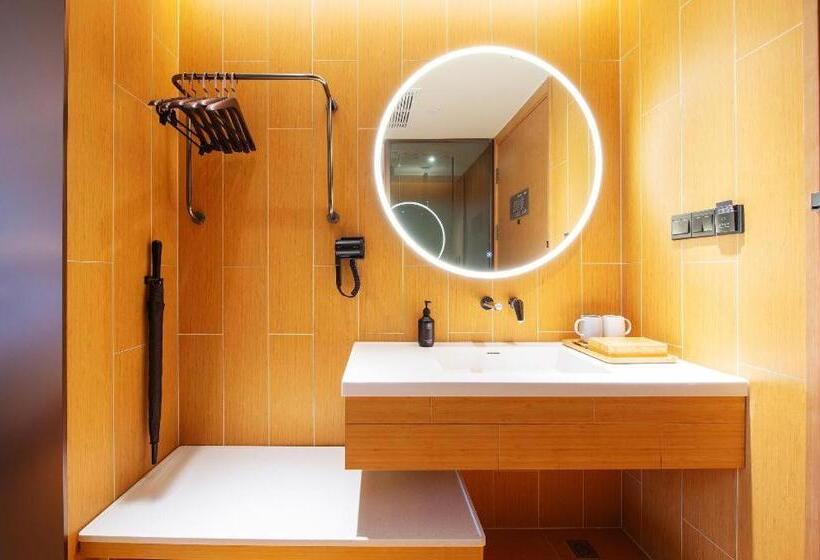 Ji Hotel Jiangnan Torch Building