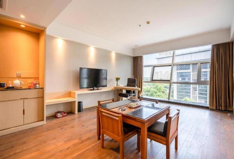 Starway Hotel Bengbu South Station