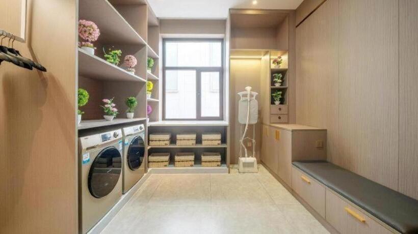 Starway Hotel Jiayuguang Fangte Silk Road Huashen