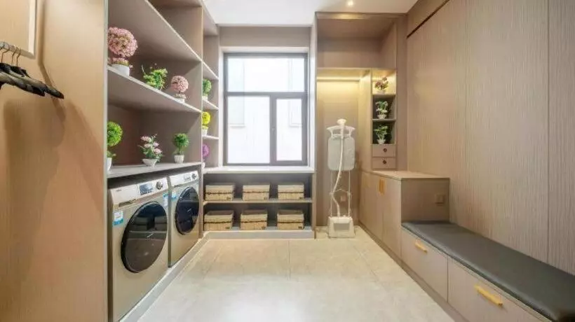 Starway Hotel Jiayuguang Fangte Silk Road Huashen