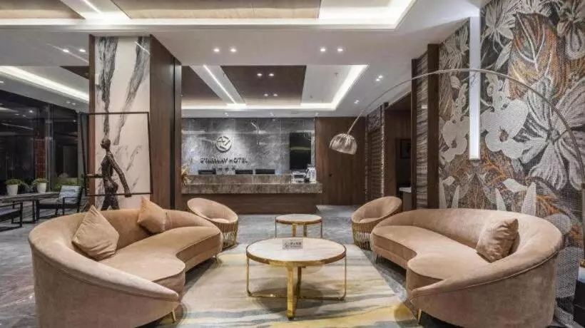 Starway Hotel Jiayuguang Fangte Silk Road Huashen