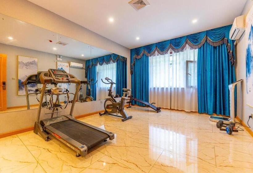 Starway Hotel Xinning Haihu New Area Xinhualian