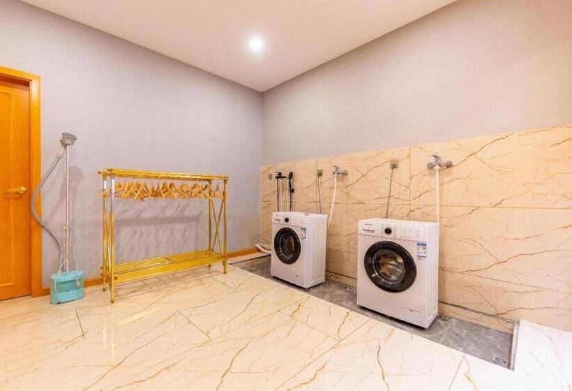 Starway Hotel Xinning Haihu New Area Xinhualian