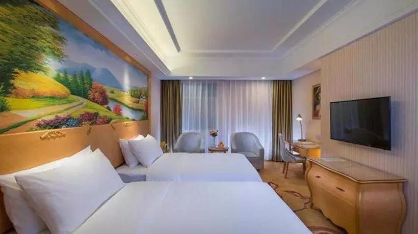 Vienna Hotel Guangdong Meizhou Fengshun