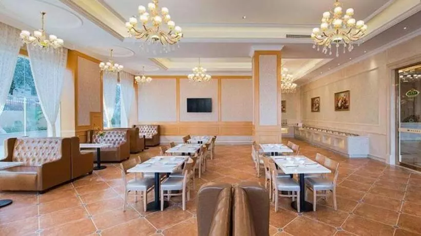 Vienna Hotel Guangdong Meizhou Fengshun