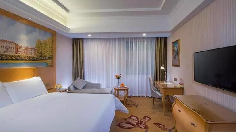 Vienna Hotel Guangdong Meizhou Fengshun