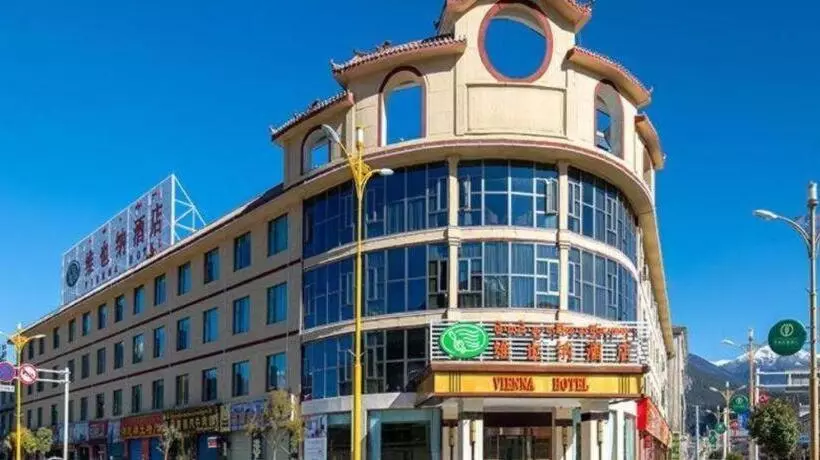 Vienna Hotel Tibet Linzhi Pedestrian Street Hebin Road