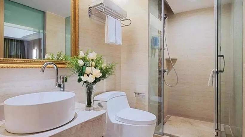 Vienna Hotel Tibet Linzhi Pedestrian Street Hebin Road