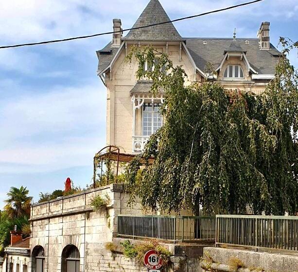 تختخواب و صبحانه Villa Art Nouveau