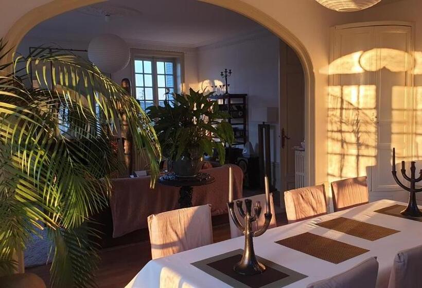 تختخواب و صبحانه Villa Art Nouveau