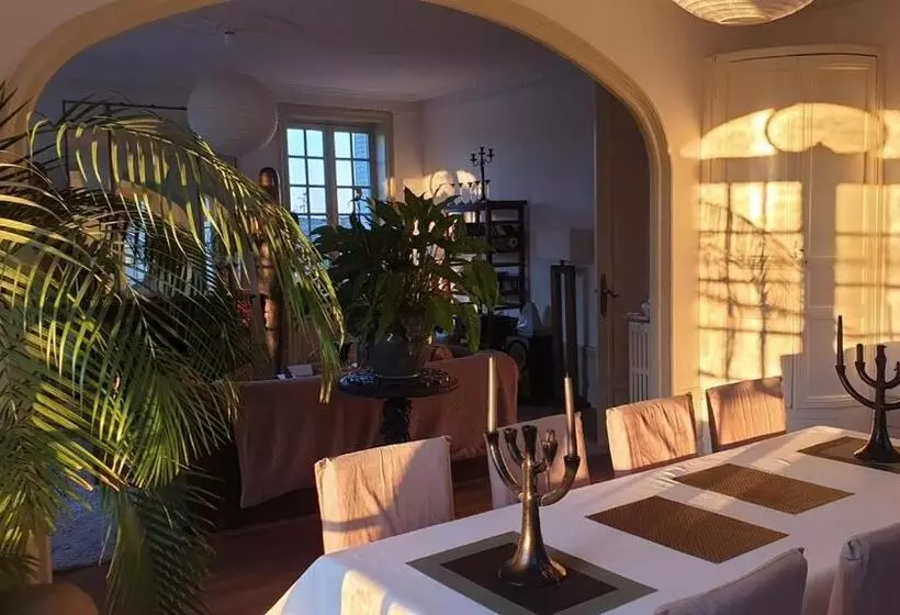 Aamiaismajoitus (B&B) Villa Art Nouveau