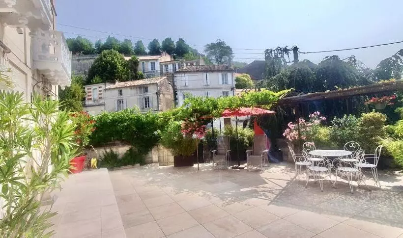 Aamiaismajoitus (B&B) Villa Art Nouveau