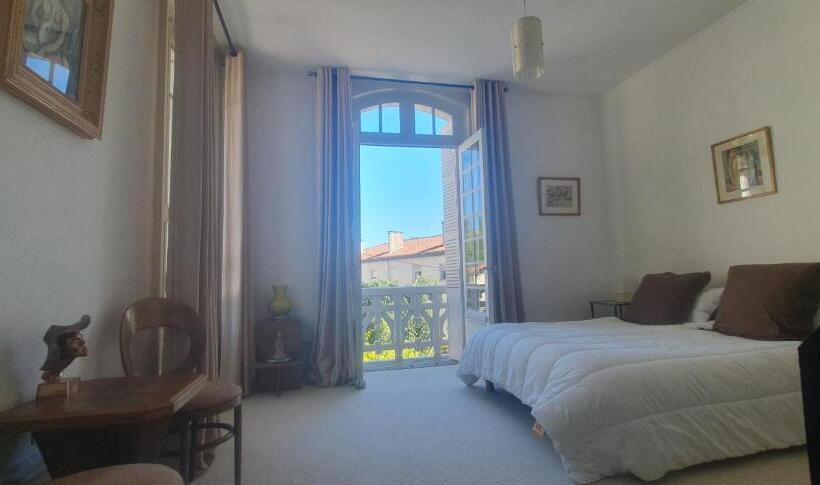 تختخواب و صبحانه Villa Art Nouveau