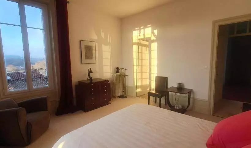 Aamiaismajoitus (B&B) Villa Art Nouveau