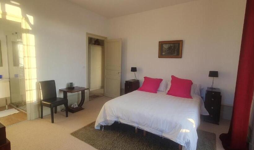 تختخواب و صبحانه Villa Art Nouveau