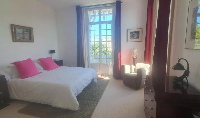 Aamiaismajoitus (B&B) Villa Art Nouveau