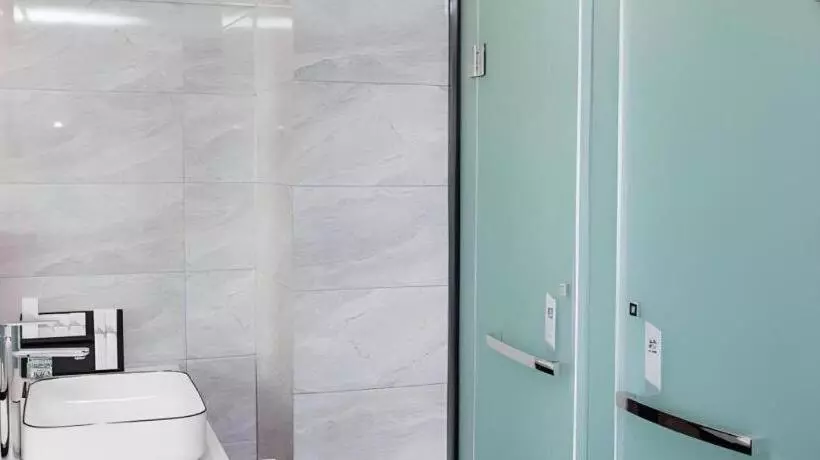 Borrman Hotel East Huai An Railway Station Zhou  Enlai Memorial