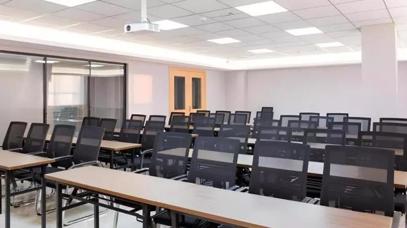 Borrman Hotel East Huai An Railway Station Zhou  Enlai Memorial