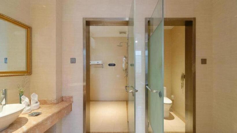 Chonpines Hotels· Shijiazhuang Fangbei