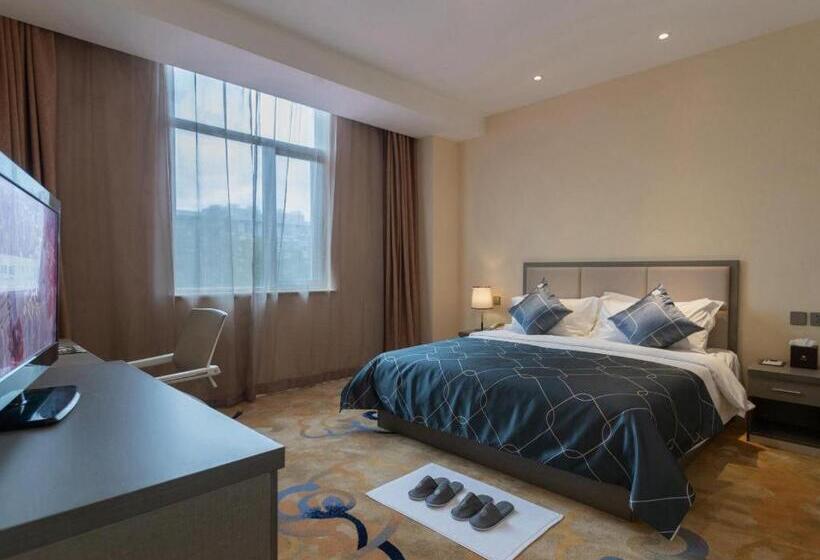 Chonpines Hotels· Shijiazhuang Fangbei