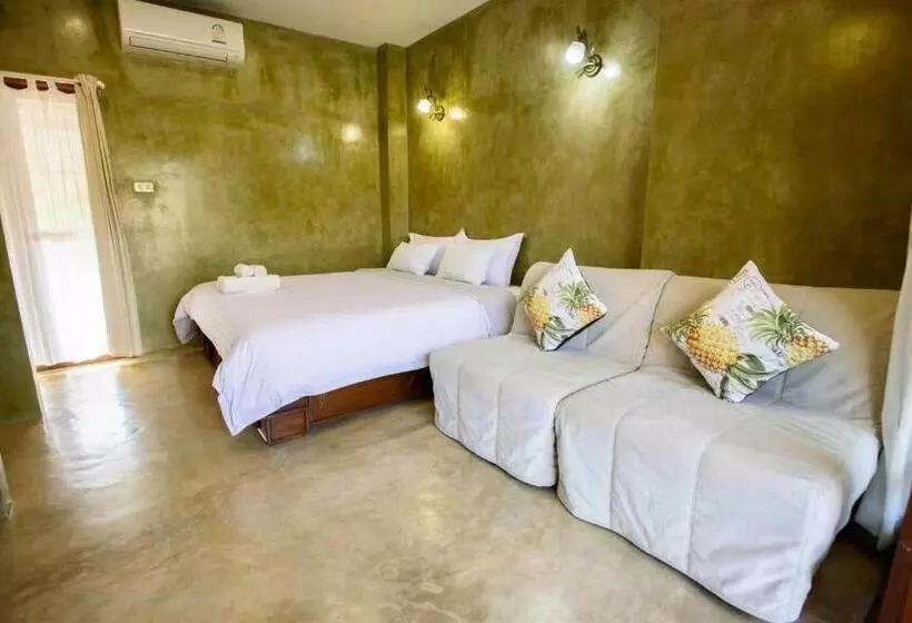 ホテル Baan Parinda