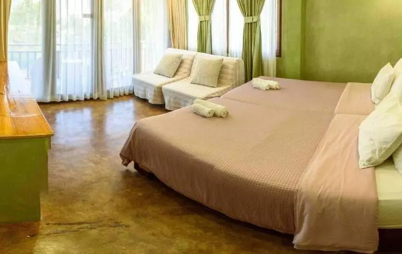 ホテル Baan Parinda