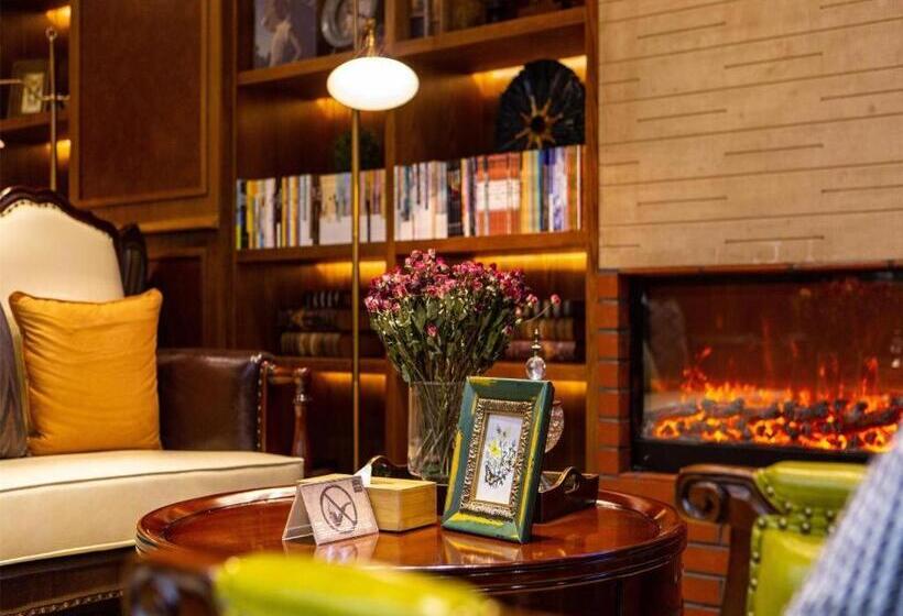 Otel James Joyce Coffetel Kunming Railway Station Huancheng Nan Road Metro Station