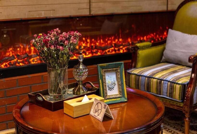 Otel James Joyce Coffetel Kunming Railway Station Huancheng Nan Road Metro Station