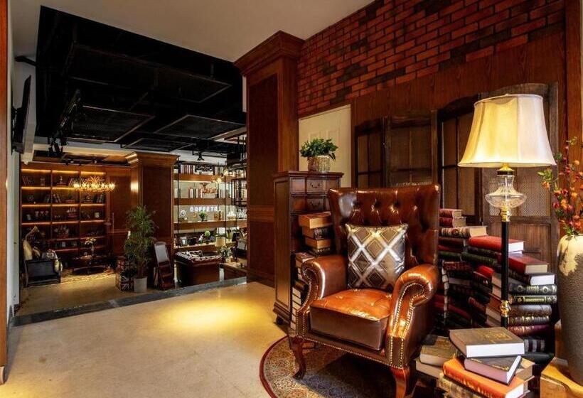 Otel James Joyce Coffetel Kunming Railway Station Huancheng Nan Road Metro Station