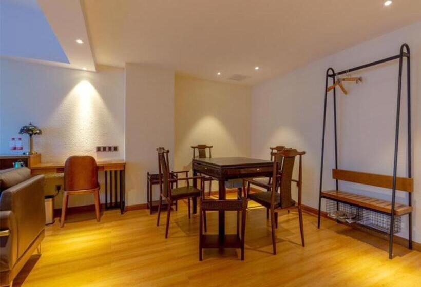 Otel James Joyce Coffetel Kunming Railway Station Huancheng Nan Road Metro Station