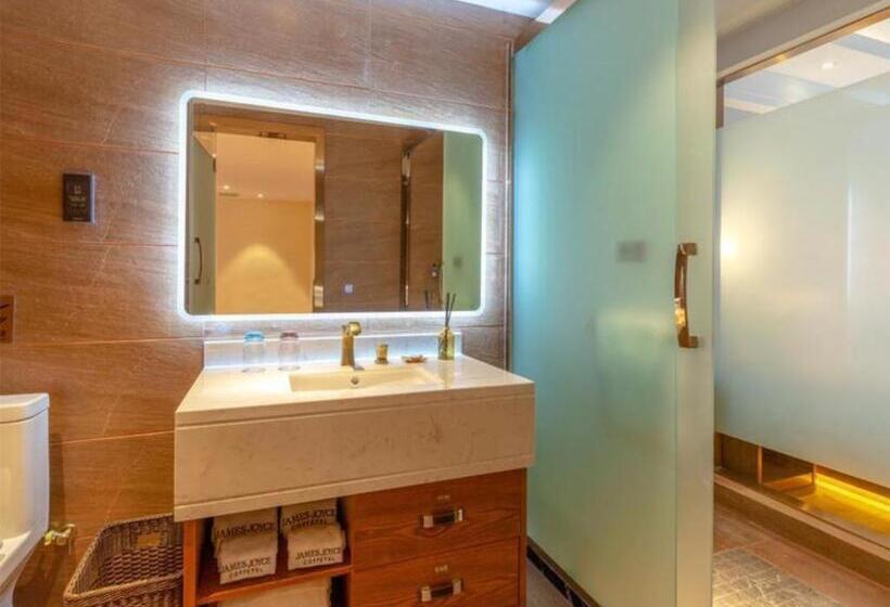 Otel James Joyce Coffetel Kunming Railway Station Huancheng Nan Road Metro Station