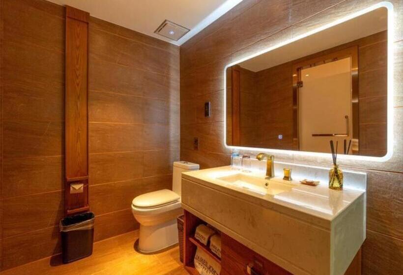 Otel James Joyce Coffetel Kunming Railway Station Huancheng Nan Road Metro Station