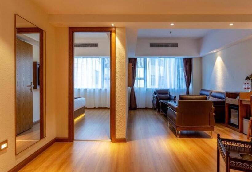 Otel James Joyce Coffetel Kunming Railway Station Huancheng Nan Road Metro Station