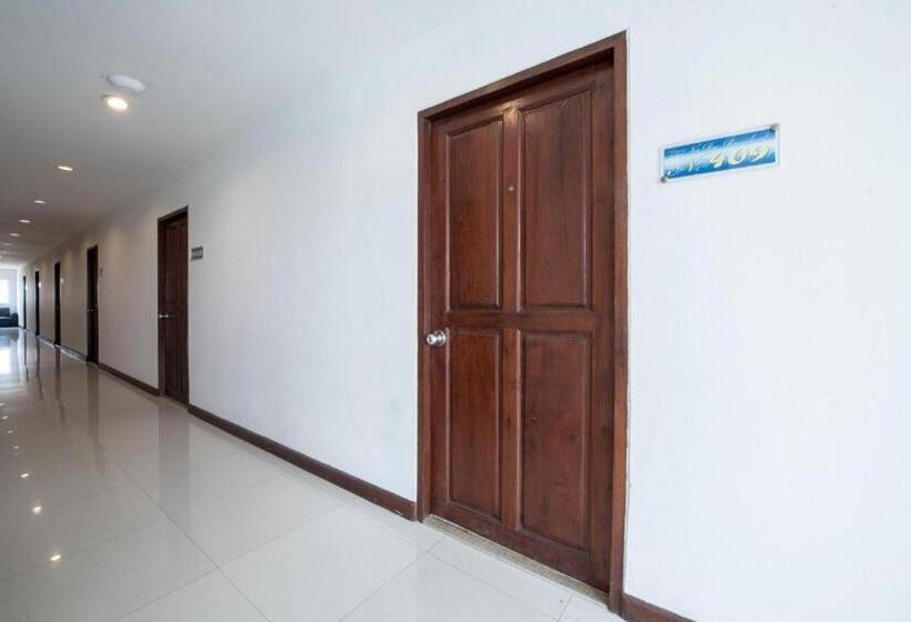 Hotel Oyo 371 Sea Breeze Residence