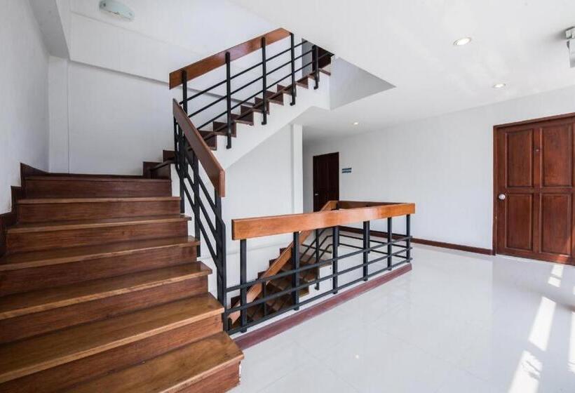 Hotel Oyo 371 Sea Breeze Residence