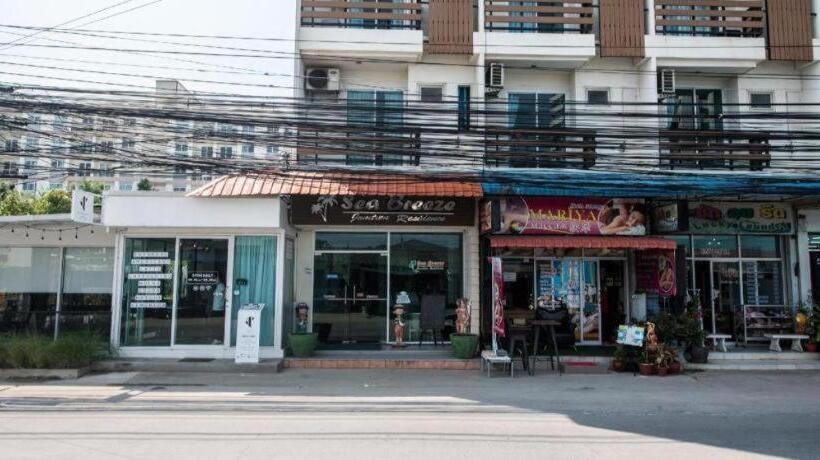 Hotel Oyo 371 Sea Breeze Residence