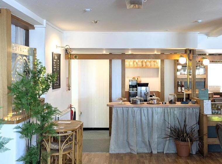 בית מלון כפרי The Whoop